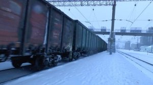 Макс болеет дома а Папа смотрит поезда