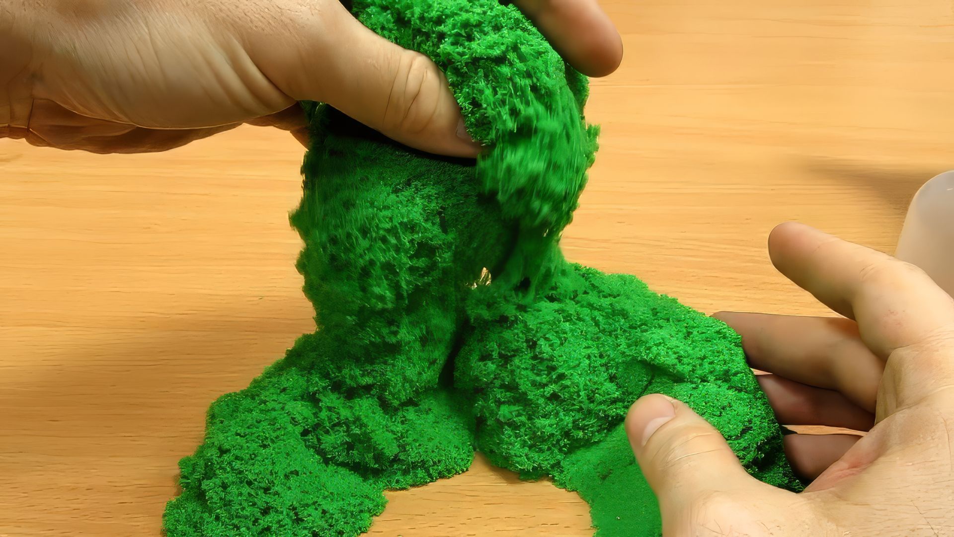 Кинетический песок Мерцающий изумруд. Kinetic sand