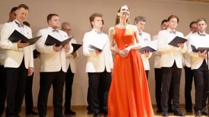Екатерина Бабич и Московский мужской камерный хор исполняют «Поцелуй» Ардити. Ф-но — Ирина Коробова