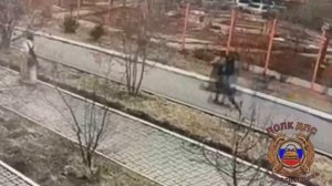 Восьмилетний ребёнок на электросамокате сбил девятилетнего мальчика на обычном самокате прямо на ...