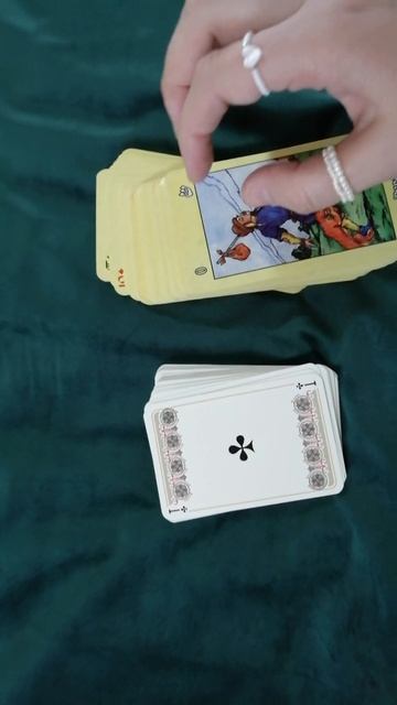 Что лучше таро или игральные карты?