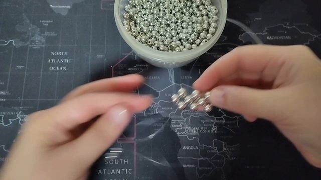 Быстрый способ плести сумки из бусин. Как быстро сплести сумку из бусин. Быстрое плетение.