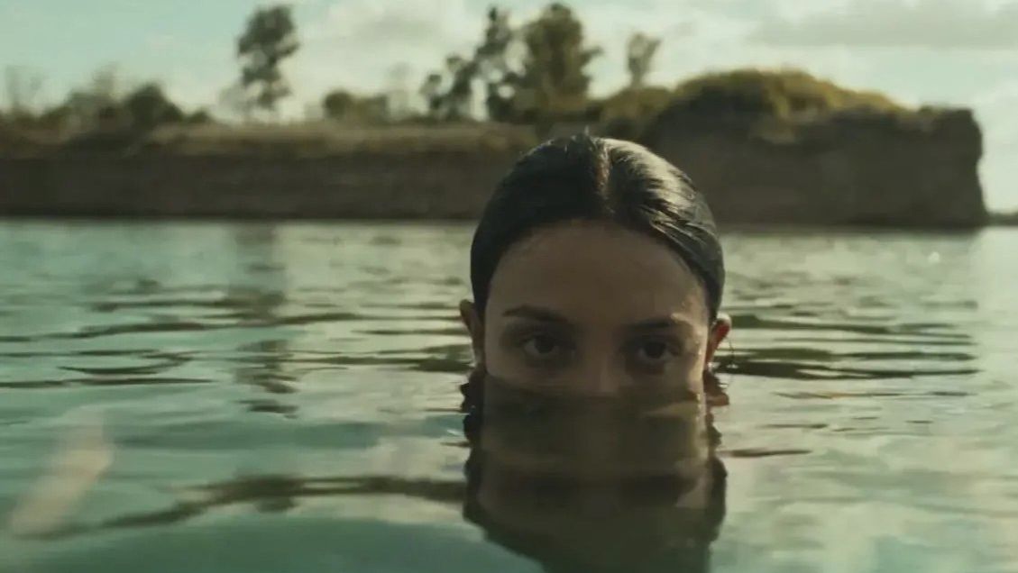 Дева карьерного озера (2025) / La Virgen de la Tosquera