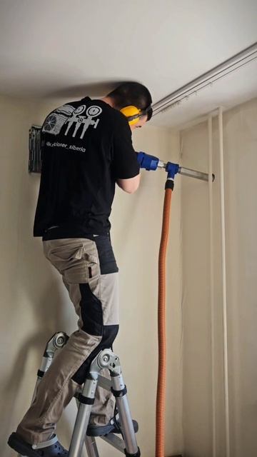 практически стандартный монтаж кондиционера #монтажкондиционера #нск #кеос #алмазноебурение