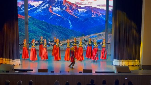 Ачарули (аджарский народный танец) смотреть онлайн