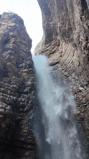Водопад Пальтау — мощь ледниковой воды 💧⛰️