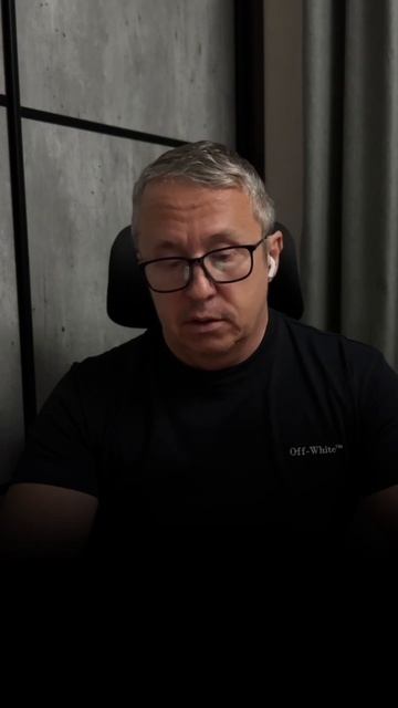 Если начал приставать, а она не подпустила?