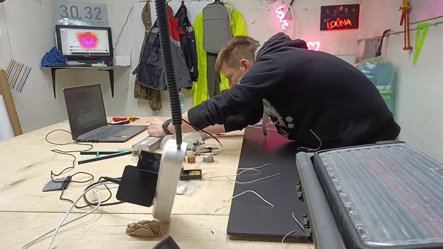 Изготовление вывески из гибкого лэд неона