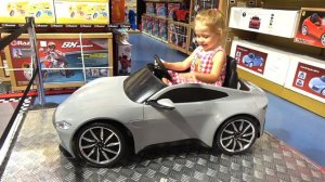 Настя едет в Самый Лучший Океанариум в Дубаи