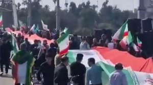 Иранцы выстроились в живые цепи у мостов и ТЭС в ответ на угрозы США бомбить сооружения