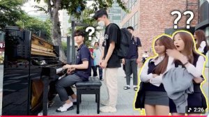 Мальчик из аудитории украл пианино и внезапно стал играть на "канон" так быстро, что люди в шоке!