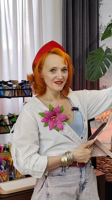 Ставлю позу Оле: чтобы ей удобно а мне красиво писать
