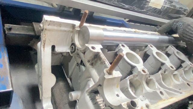 Осмотр и дефектовка второй похожей модели ГБЦ Дв.: ЗМЗ 405 Е-2 5-ти опорна ам Соболь.