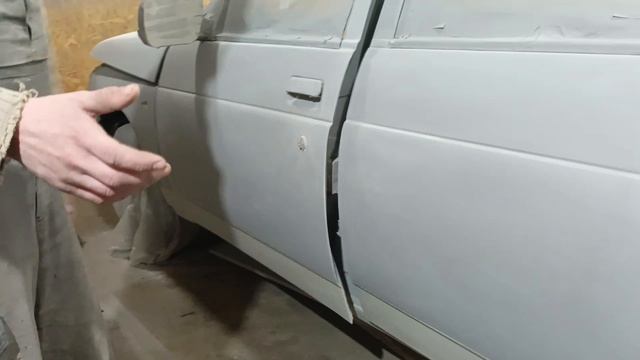 Загрунтовал, покрасил и распаковали авто.mp4 смотреть онлайн