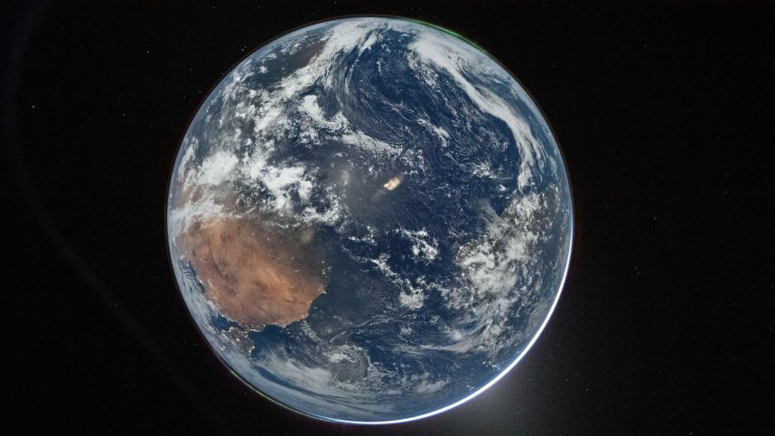 Астронавты NASA установили рекорд дальности полета человека от Земли