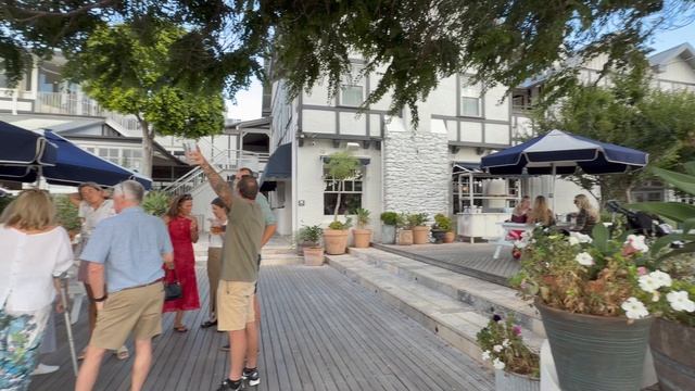 Серое платье в апреле 2026.