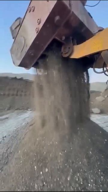 Мои инженерные механизмы захватывают Россию и уверенно смотрят в будущее.Три кубических метра в секу