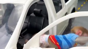 Macaco Bon Bon Come Gelatina Arco-Íris Doce