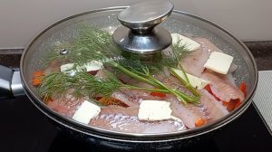 Сочный минтай на сковороде. Готовлю рыбу по этому рецепту уже много лет. Это очень вкусно!