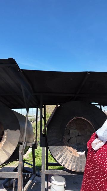 Гигантская кок самса со шпинатом 😱 Как ее отправляют в тандыр!