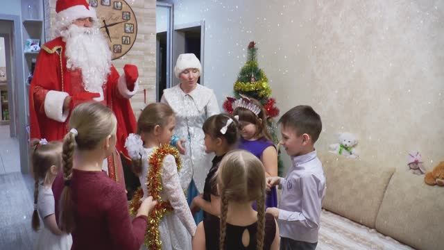 Новогодняя вечеринка, видео детям, фокусы, мультики, фокусник, детские праздники, дети, новый год.