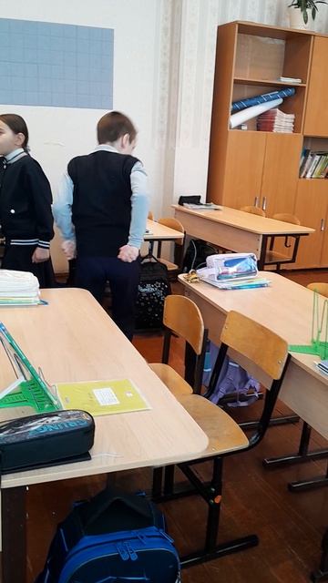 Паркур через два стула 💪💪