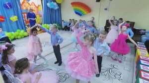 Дошкольный вальс. Красивый трогательный танец на выпускной в детском саду.