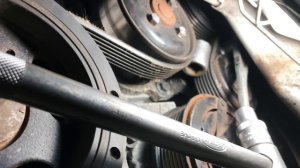 Замена ремня генератора Nissan Serena HC26, MR20DD