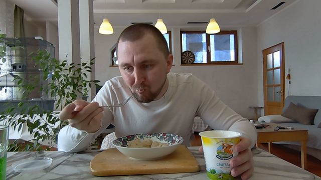 Покушаем вместе, пельмешки без спешки..