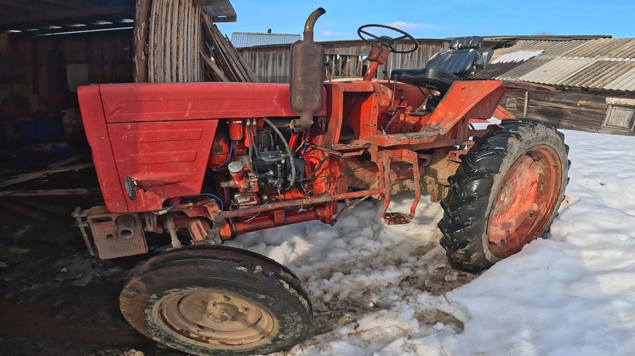 Оживление трактора Т-25 после долгой зимы. Установка каркаса безопасности.