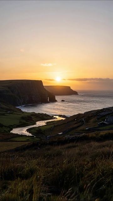 Закат над побережьем: природа и спокойствие #природа #пейзаж #закат