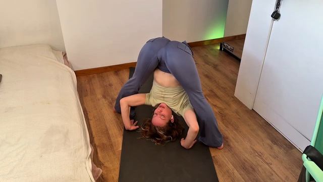 BackFlip Yoga Back Stretching