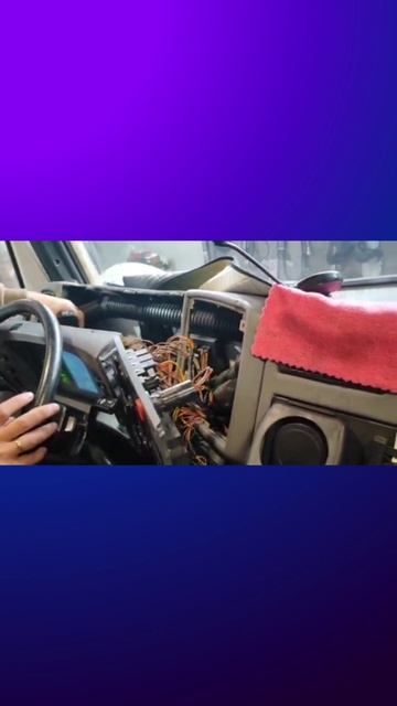 Разобрали панель приборов у Маза, нет подсветки