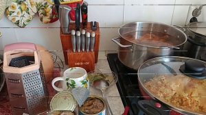 ВСЕХ НАДО НАКОРМИТЬ,ГОТОВЛЮ ПРОСТОЙ ОБЕД.