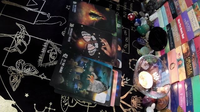 ❕ЧТО НАХОДИТСЯ В ТЕНИ ОТ ВАШИХ ГЛАЗ👁🗨👤 таро расклад