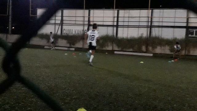 Северный Кипр, Гира. Вечерняя тренировка детской футбольной команды.