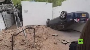 دمار في رامات هشارون بتل أبيب جراء اعتراض الصواريخ الإيرانية