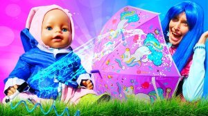 Вредные Принцессы и Бэби Бон Эмили попали под дождь! 😯☔Веселые видео для детей