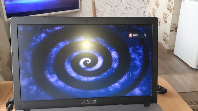 Самый лёгкий, простой, бесплатный и без установки доп утилит, способ записи видео с экрана ноутбука.