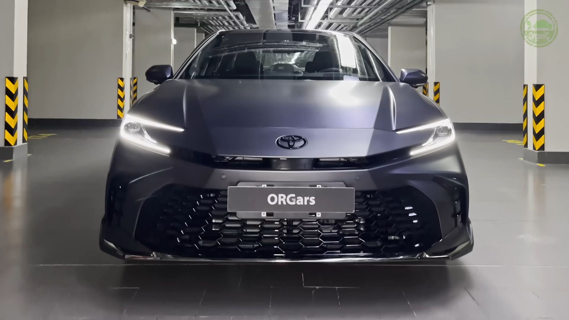 Новая Тойота Камри 2026