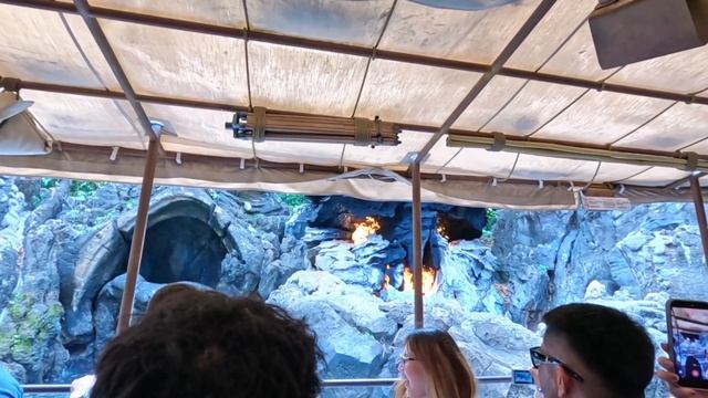 ДИСНЕЙЛЕНД ГОНКОНГА - то,что нельзя пропустить ! ШОК ЭМОЦИИСУМАСШЕДШИЕ АТРАКЦИОНЫ и МАГИЯ  Disney