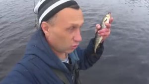 ЗАШЁЛ В СВОЙ МОРСКОЙ МАГАЗИН!А ТАМ СИДИТ КОРЮХ С ПОЛМЕТРА!ВОТ ТАКИЕ КОРЮШКИ У НАС БЫВАЮТ!