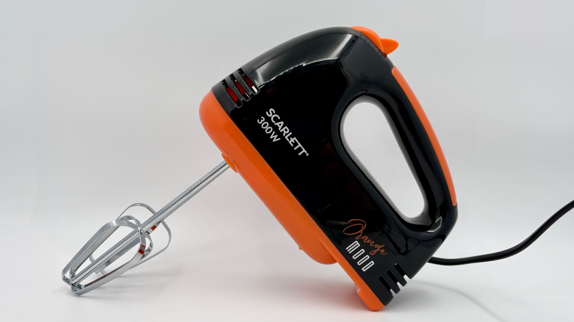 Обзор миксера Scarlett SC-HM40S20