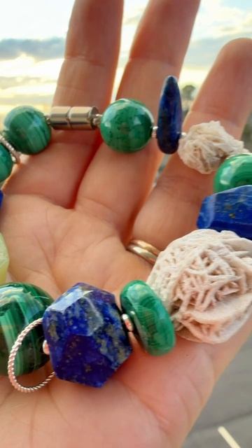 Браслет: малахит, лазурит, хризопраз, роза пустыни