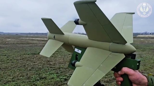 Ребята осваивают новый зенитный комплекс.