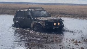 Нива на уазовской резине