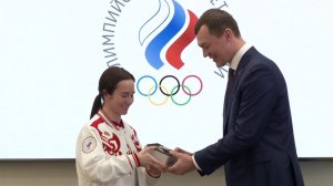 Компания "Билайн" передала Олимпийскому комитету России партию смартфонов для спортсменов.