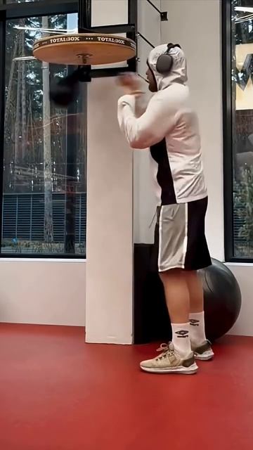 Кулаки Петра Яна | Работа в RCC Gym