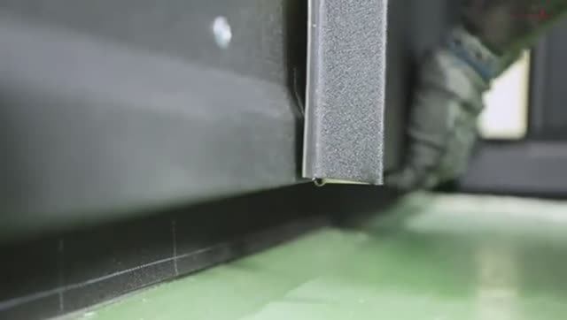 Монтаж фасада из фальца: как оформить нижнюю часть правильно