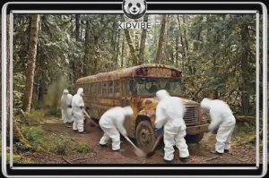 СТРОИМ УБЕЖИЩЕ ПРЯМО В АВТОБУСЕ! БУДЕМ ЖИТЬ!